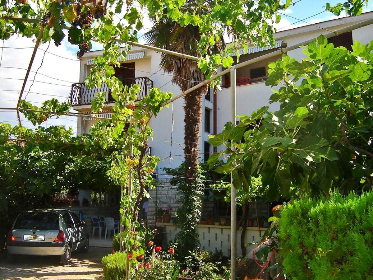 Apartments Stjepic Sukošan Buitenkant foto